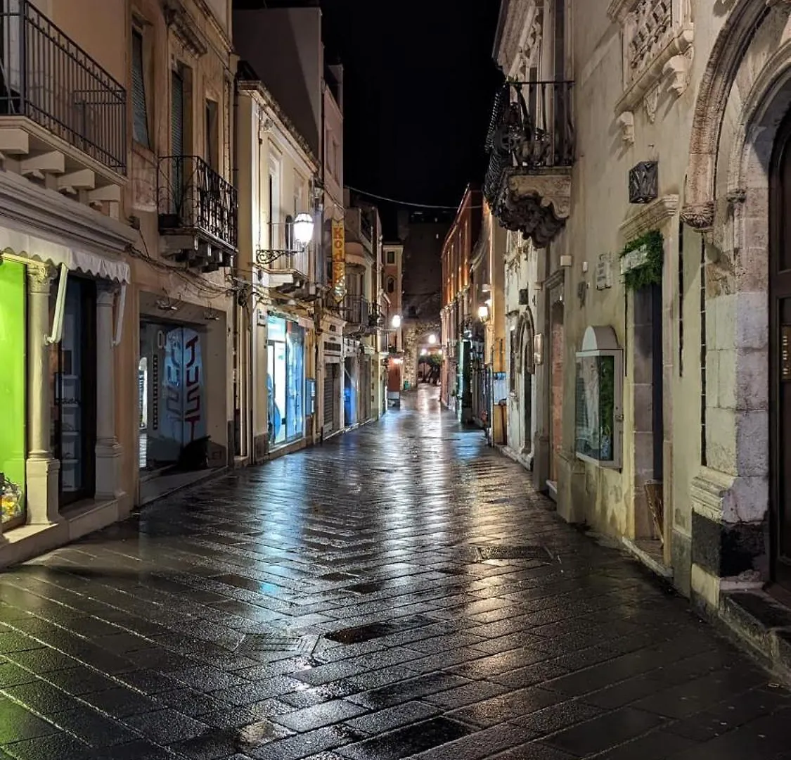 Opuntia Charming Rooms Taormina Affittacamere