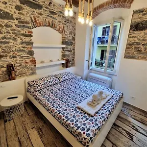 l-onda-di-manarola.hotelitalianriviera.com/